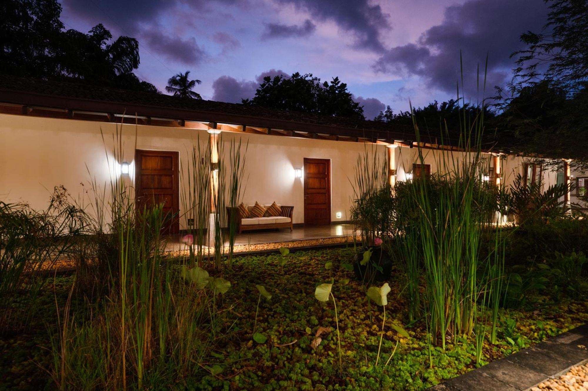 Wallawwa Katunayaka Exterior foto